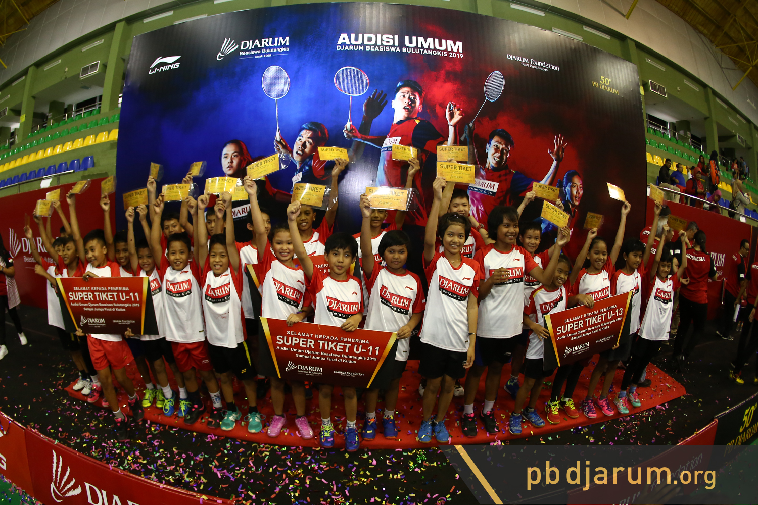 Peraih Super Tiket Audisi Umum Djarum Beasiswa Bulu Tangkis 2019 di Bandung.