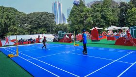 suasana di luar istora