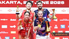 Podium juara ganda campuran