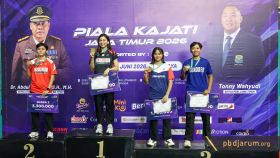 Podium Juara Tunggal Dewasa Putri