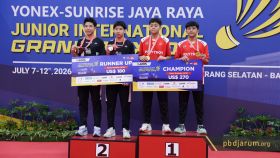 Podium juara ganda pemula putra