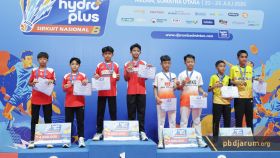 Podium juara ganda anak putra
