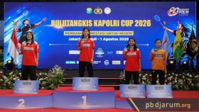 Podium tunggal pemula putri