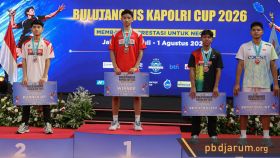 Podium tunggal taruna putra