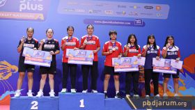 Podium ganda taruna putri