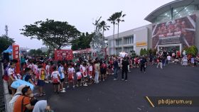 Suasana di pelataran GOR Djarum Kudus