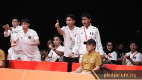 Tim Indonesia memberikan dukungan
