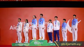 Podium ganda campuran